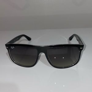 Used Shiny Black Ray-Ban Sunglasses